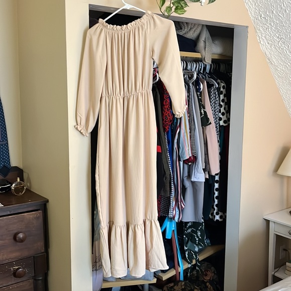 Dress - Picture 3 of 3